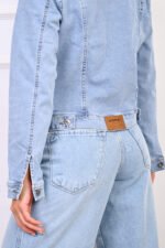 ART.185 | CAMPERA CELESTE ELASTIZADO - Imagen 4
